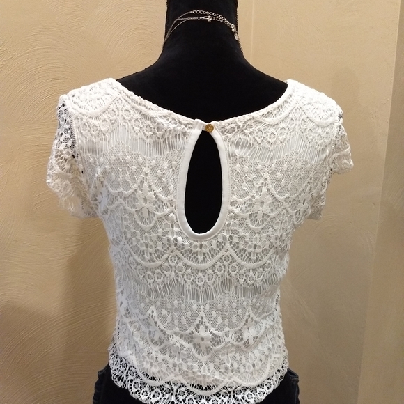 Rue21 white lace crop top - Picture 4 of 8